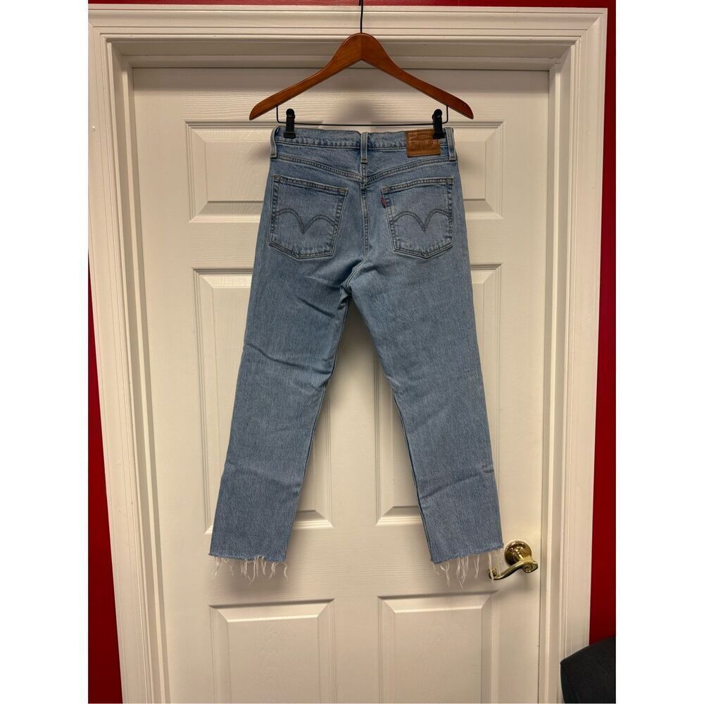 Levi’s Wedgie Straight Frayed Hem Button Fly Jeans sz 28 EUC - Picture 6 of 7